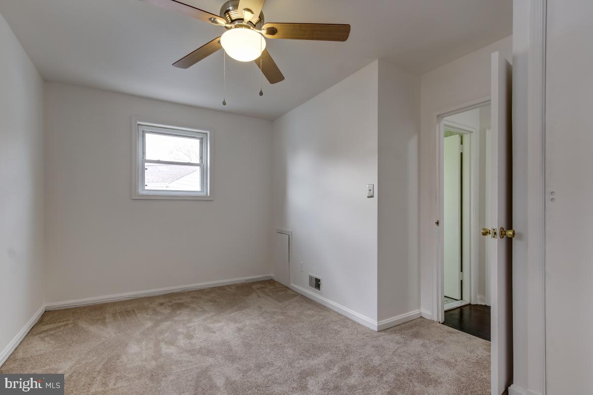 11911 Rocking Horse Road Rockville, MD 20852 - Photo 18 of 27 Master Bedroom with new neutral carpet.