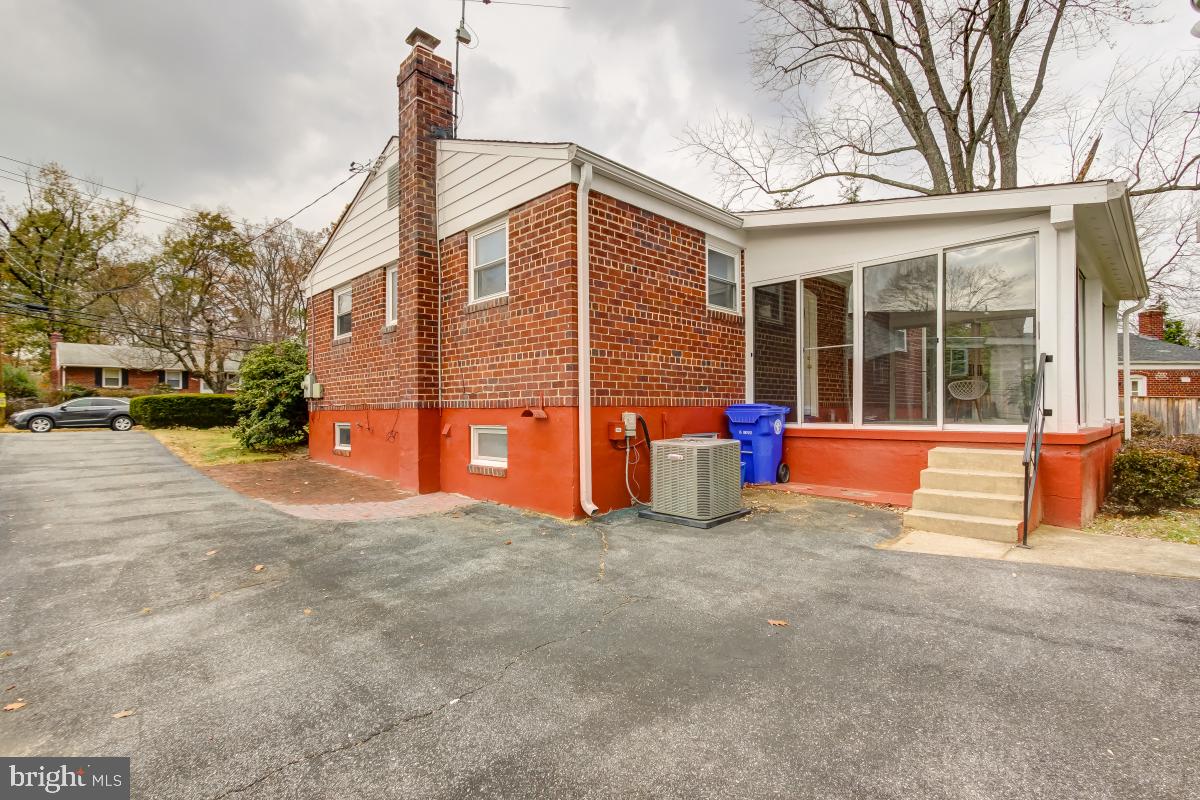 11911 Rocking Horse Road Rockville, MD 20852 - Photo 25 of 27 Gallery Image 25