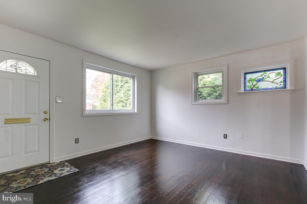 11911 Rocking Horse Road Rockville, MD 20852 - Photo 5 of 27 Living Room with picture window.
