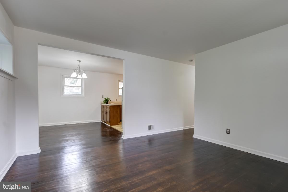 11911 Rocking Horse Road Rockville, MD 20852 - Photo 7 of 27 Gallery Image 7