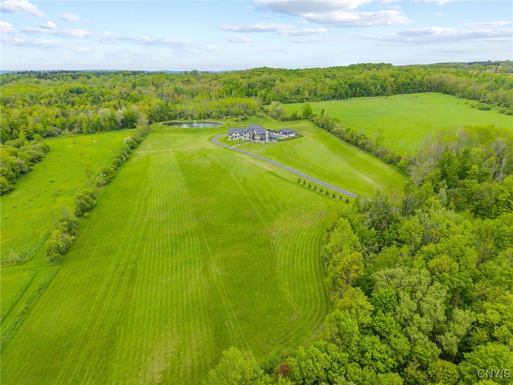 9521 Mallory Road New Hartford, NY 13413 - Photo 7 of 46