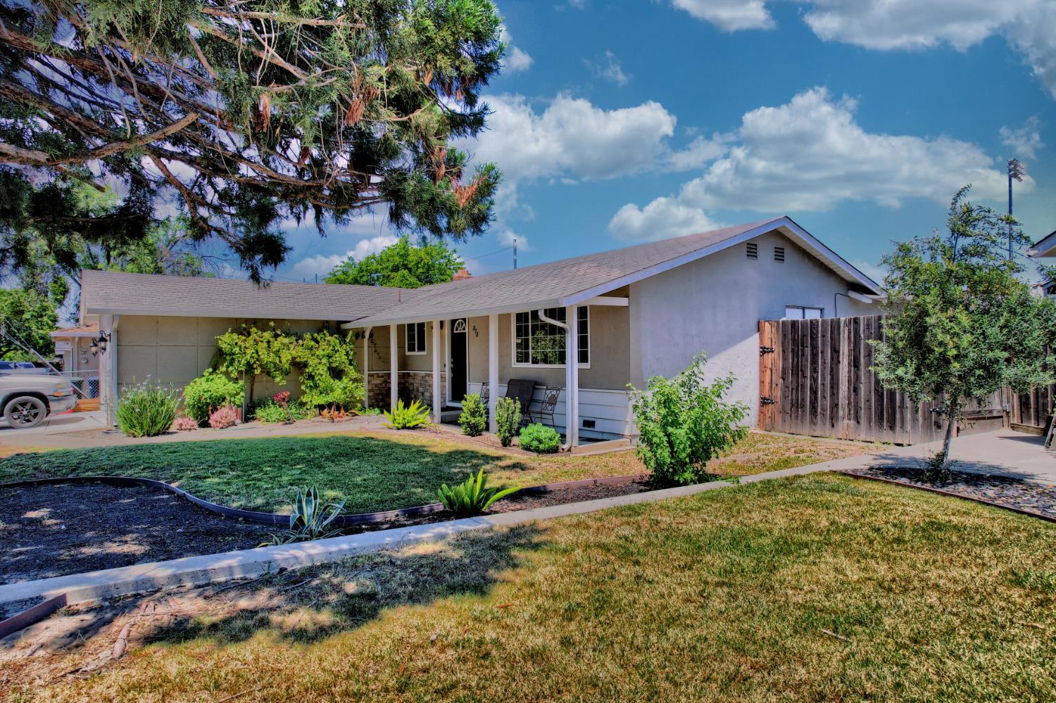 878 Alexander Street Livermore, CA 94550 - Photo 6 of 68