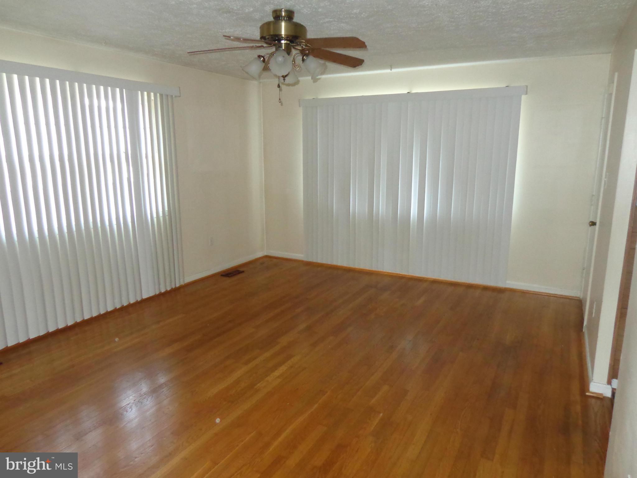 9336 All Saints Road Laurel, MD 20723 - Photo 8 of 27 Living Room