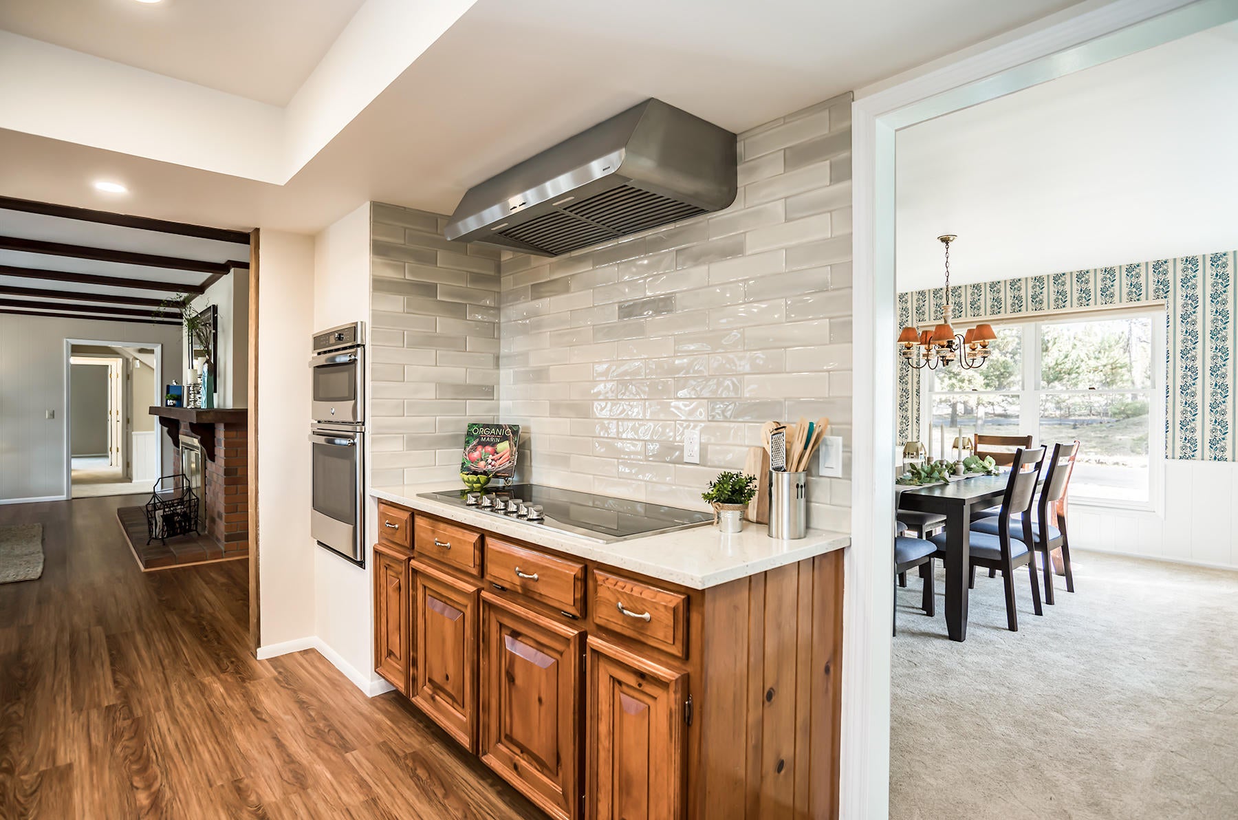 63245 Cole Road Bend, OR 97701 - Photo 17 of 37 17-Microwave, Oven & Range
