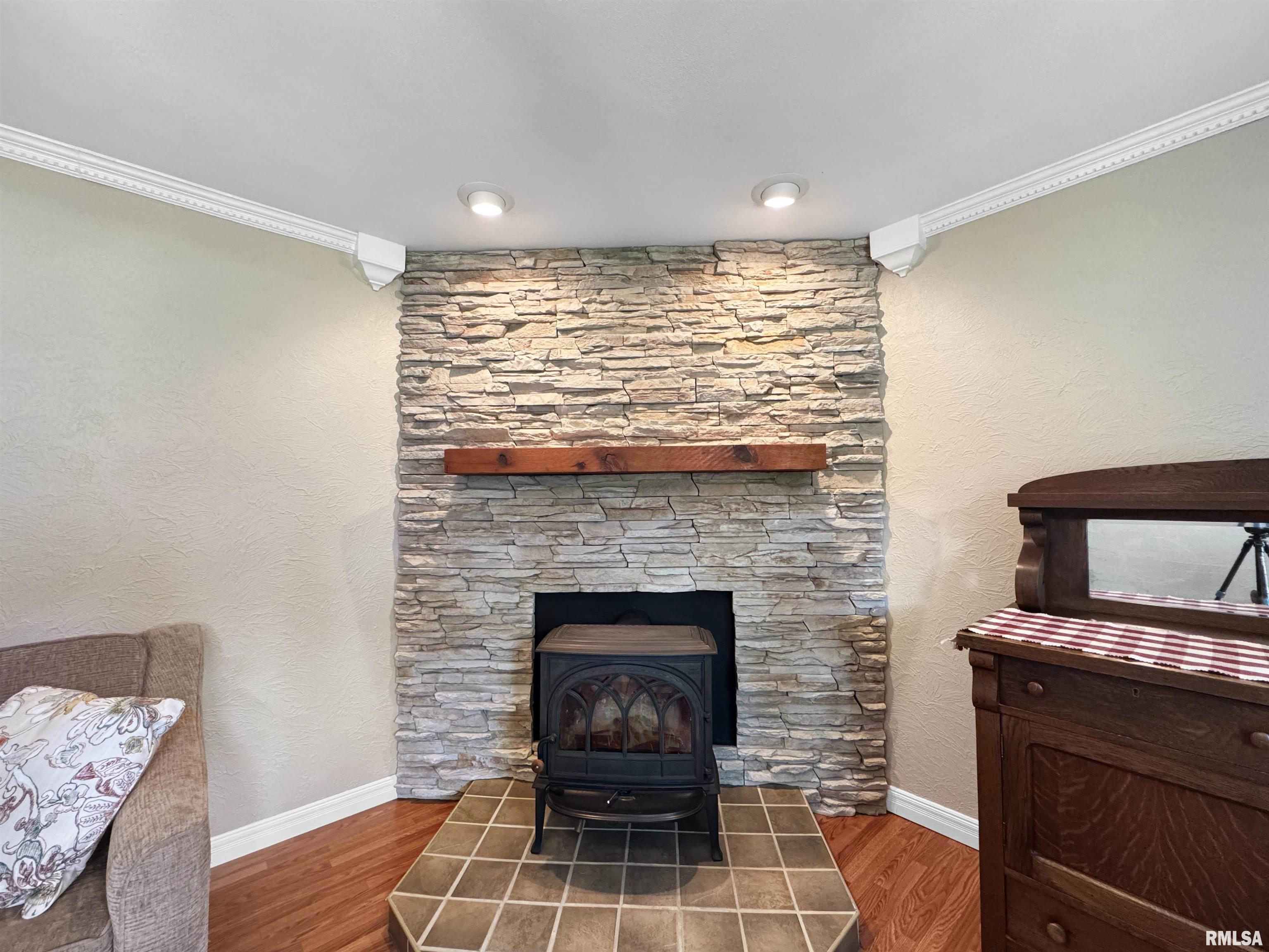 490 Oak Point Road Metamora, IL 61548 - Photo 8 of 41 Gallery Image 8