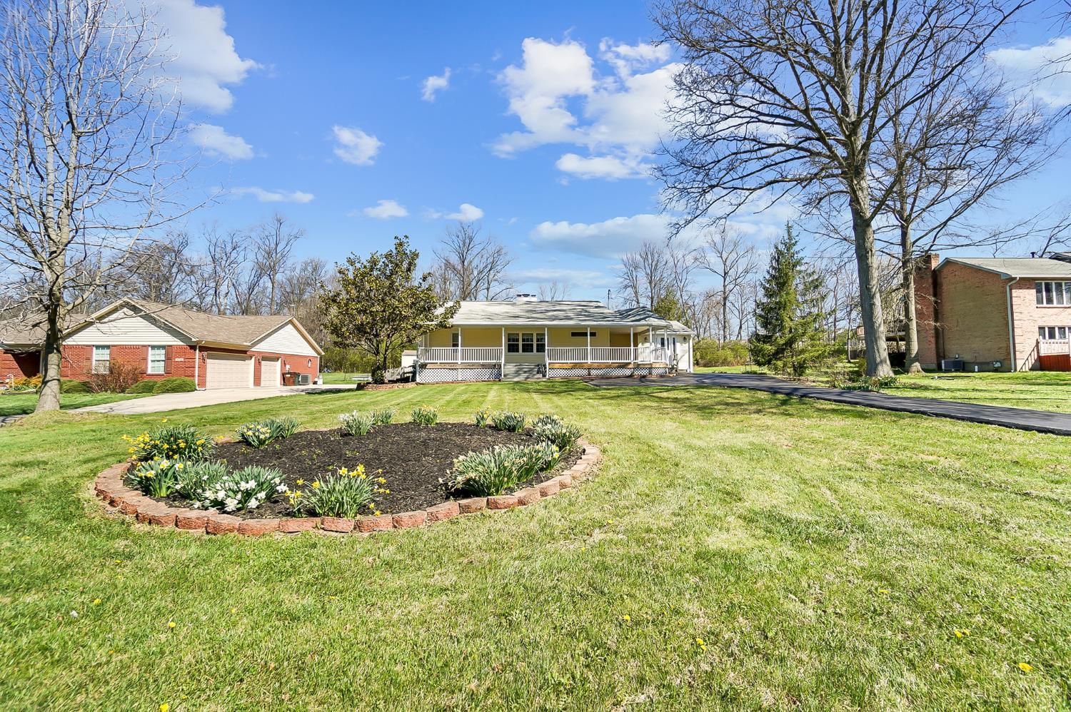 1014 Gaskins Road Cincinnati, OH 45245 - Photo 5 of 71