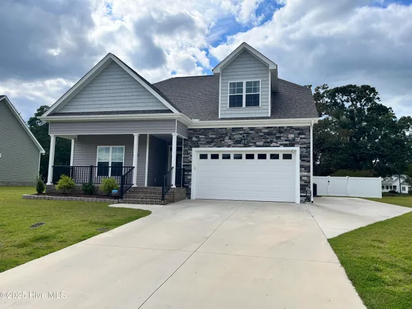 $389,000 | 3218 School View Drive, Farmville, NC 27828