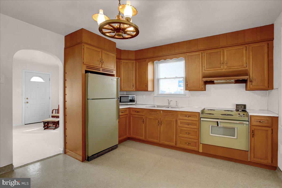 3007 Shillington Road Reading, PA 19608 - Photo 6 of 25 Gallery Image 6