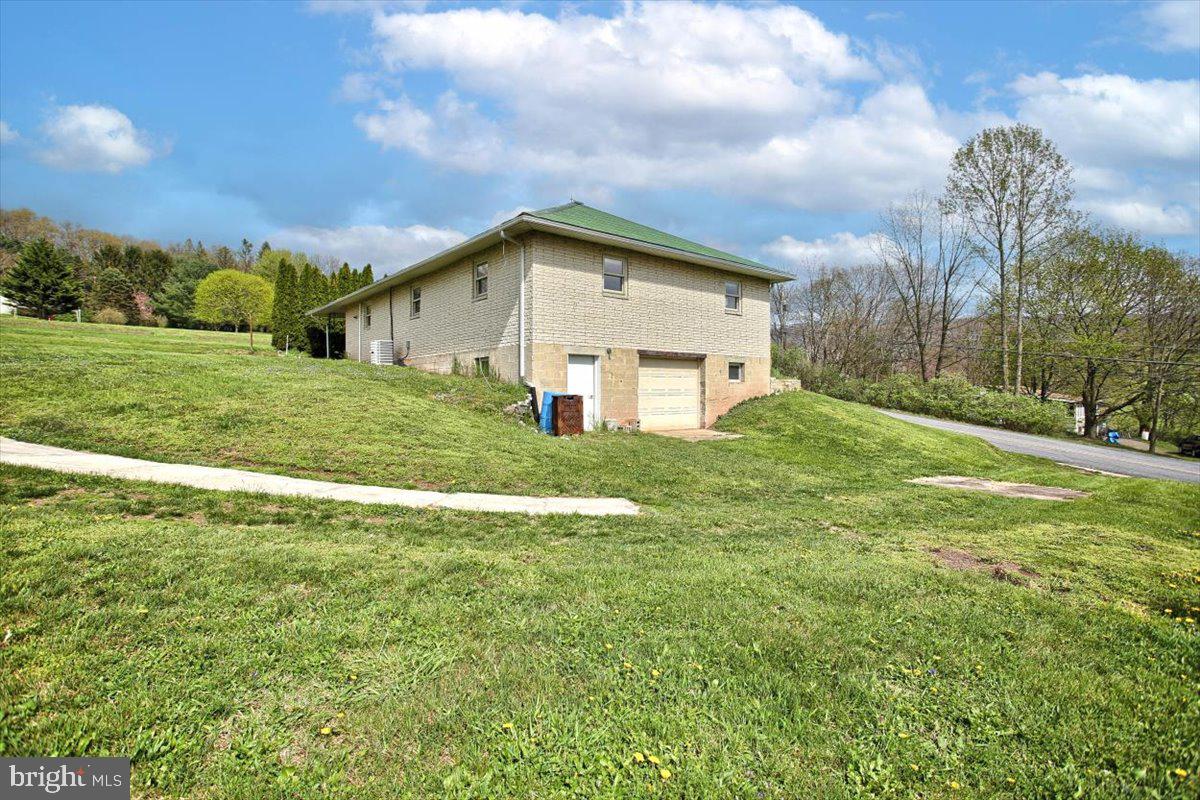 36 Harman Road Halifax, PA 17032 - Photo 4 of 33 Gallery Image 4