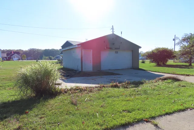 $54,900 | 71285 5 Points Road, Edwardsburg, MI 49112