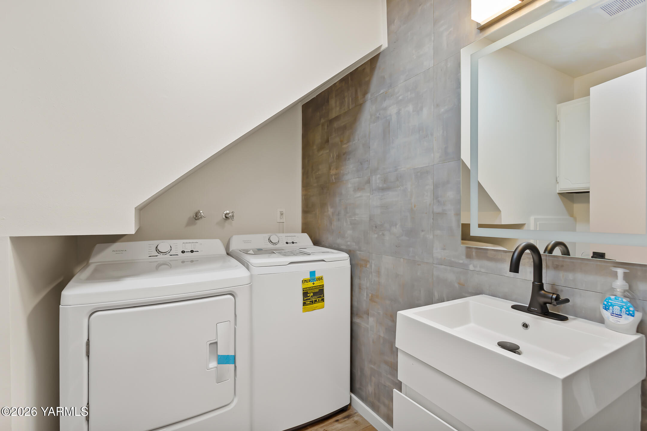 100 North 56th Avenue, Unit 7 Yakima, WA 98908 - Photo 15 of 25 100 N 56th Ave No 7-4