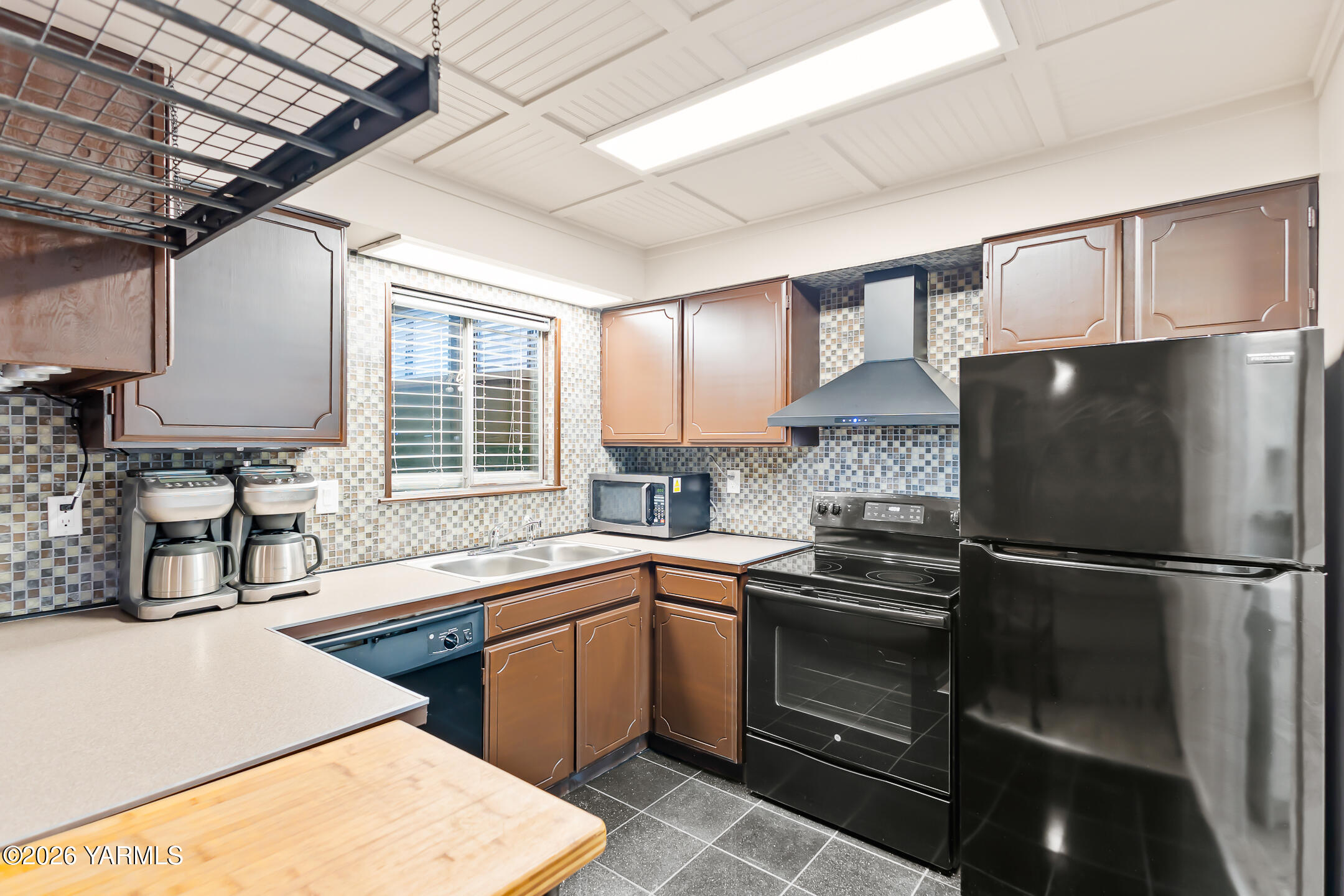 100 North 56th Avenue, Unit 7 Yakima, WA 98908 - Photo 2 of 25 100 N 56th Ave No 7-7