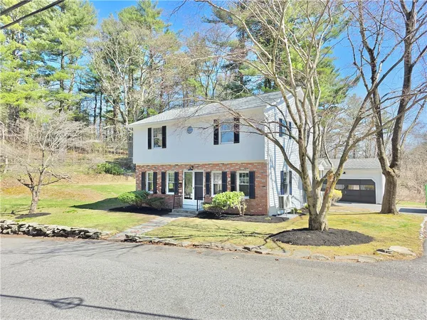 $629,900 | 8 Wolf Hill Road, Smithfield, RI 02917