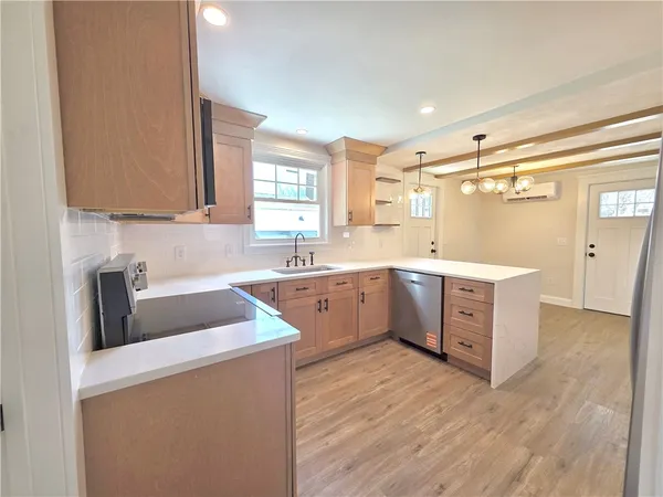 $629,900 | 8 Wolf Hill Road, Smithfield, RI 02917