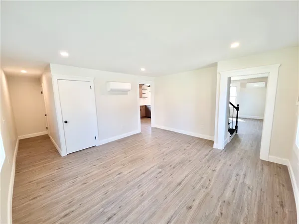 $629,900 | 8 Wolf Hill Road, Smithfield, RI 02917