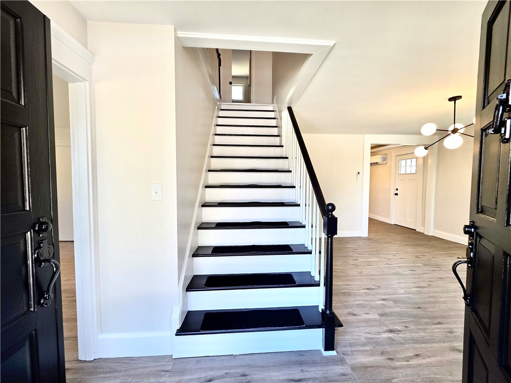 8 Wolf Hill Road Smithfield, RI 02917 - Photo 19 of 32