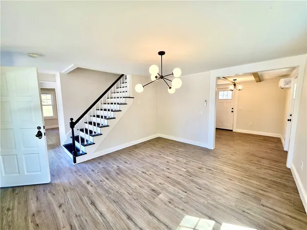 $629,900 | 8 Wolf Hill Road, Smithfield, RI 02917