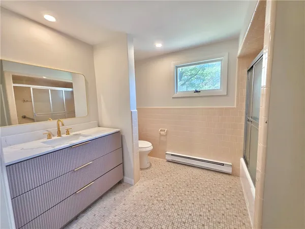 $629,900 | 8 Wolf Hill Road, Smithfield, RI 02917