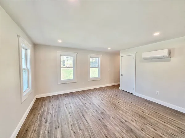 $629,900 | 8 Wolf Hill Road, Smithfield, RI 02917