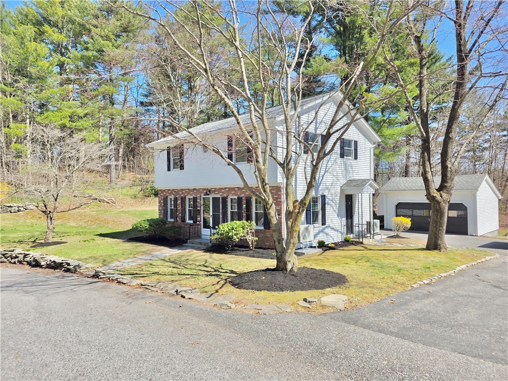 8 Wolf Hill Road Smithfield, RI 02917 - Photo 3 of 32