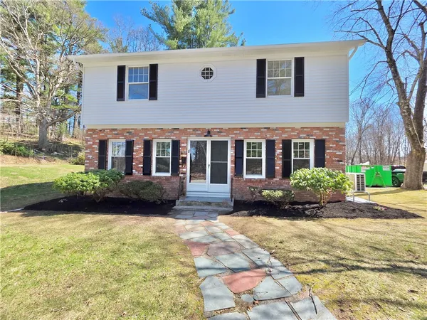 $629,900 | 8 Wolf Hill Road, Smithfield, RI 02917