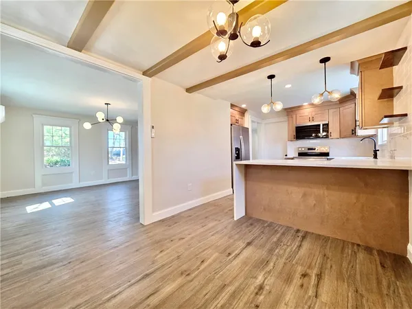 $629,900 | 8 Wolf Hill Road, Smithfield, RI 02917