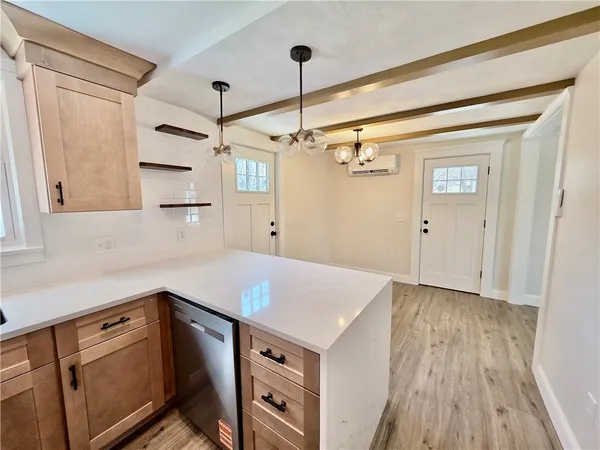 $629,900 | 8 Wolf Hill Road, Smithfield, RI 02917