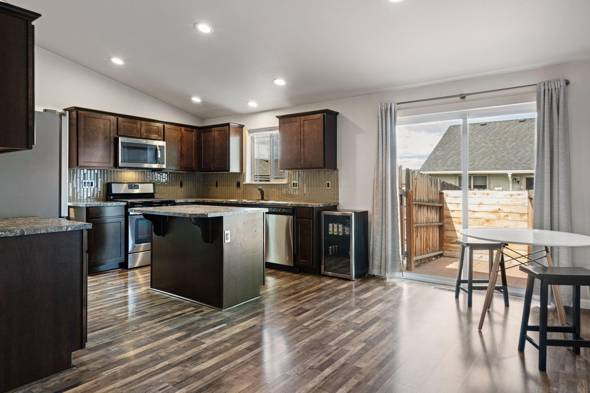2425 Northwest 7th Street Redmond, OR 97756 - Photo 8 of 23