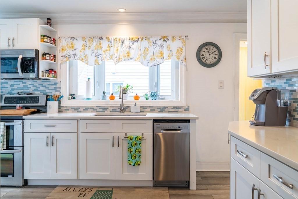 30 Weyham Road Weymouth, MA 02191 - Photo 5 of 34 Gallery Image 5