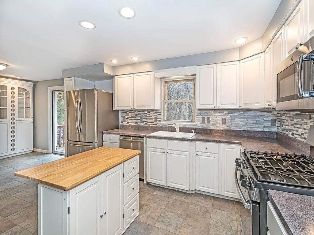 114 South Jamestown Road Coraopolis, PA 15108 - Photo 14 of 27 Gallery Image 14