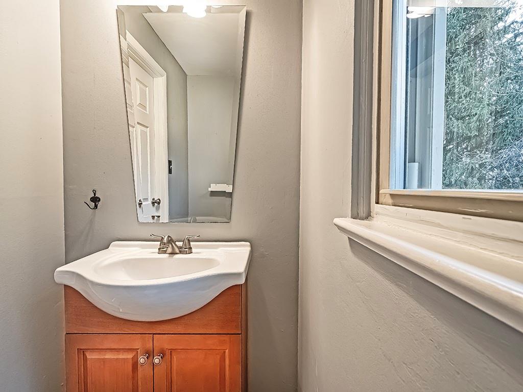 114 South Jamestown Road Coraopolis, PA 15108 - Photo 16 of 27 Gallery Image 16