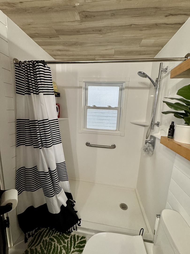 108 West Washington Street Dover, IL 61323 - Photo 26 of 28 a bathroom with a bathtub and shower