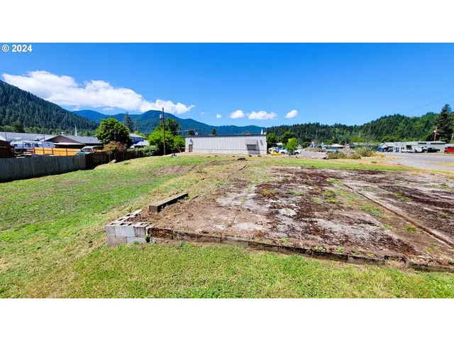 $345,000 | 47638 Highway 58, Oakridge, OR 97463