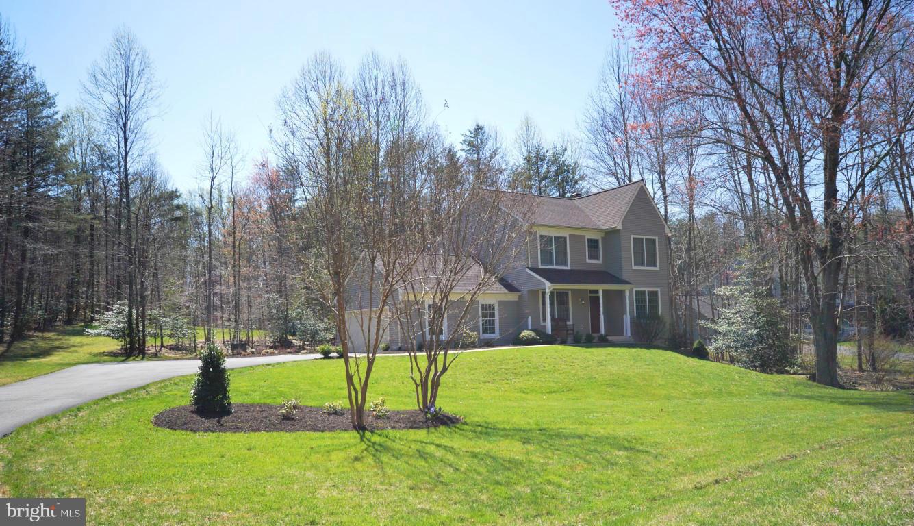 6647 Fox Den Road Manassas, VA 20112 - Photo 2 of 24 Exterior (Front)