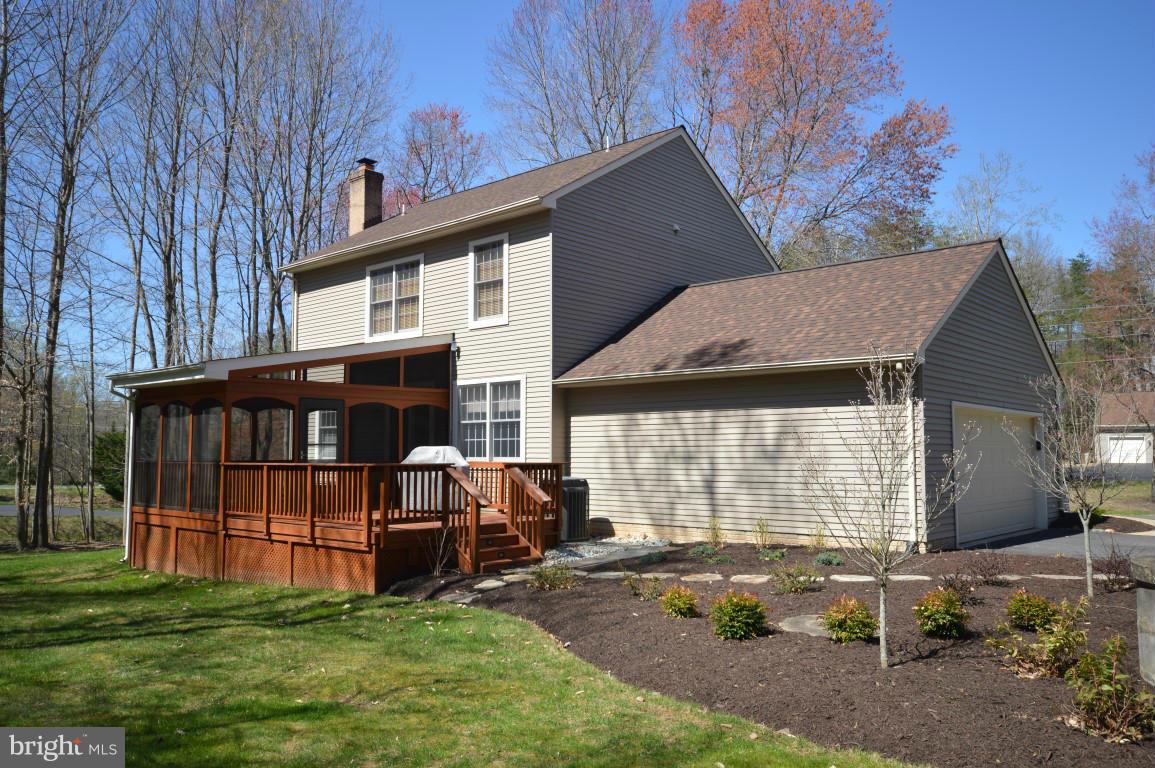 6647 Fox Den Road Manassas, VA 20112 - Photo 3 of 24 Exterior (Rear)