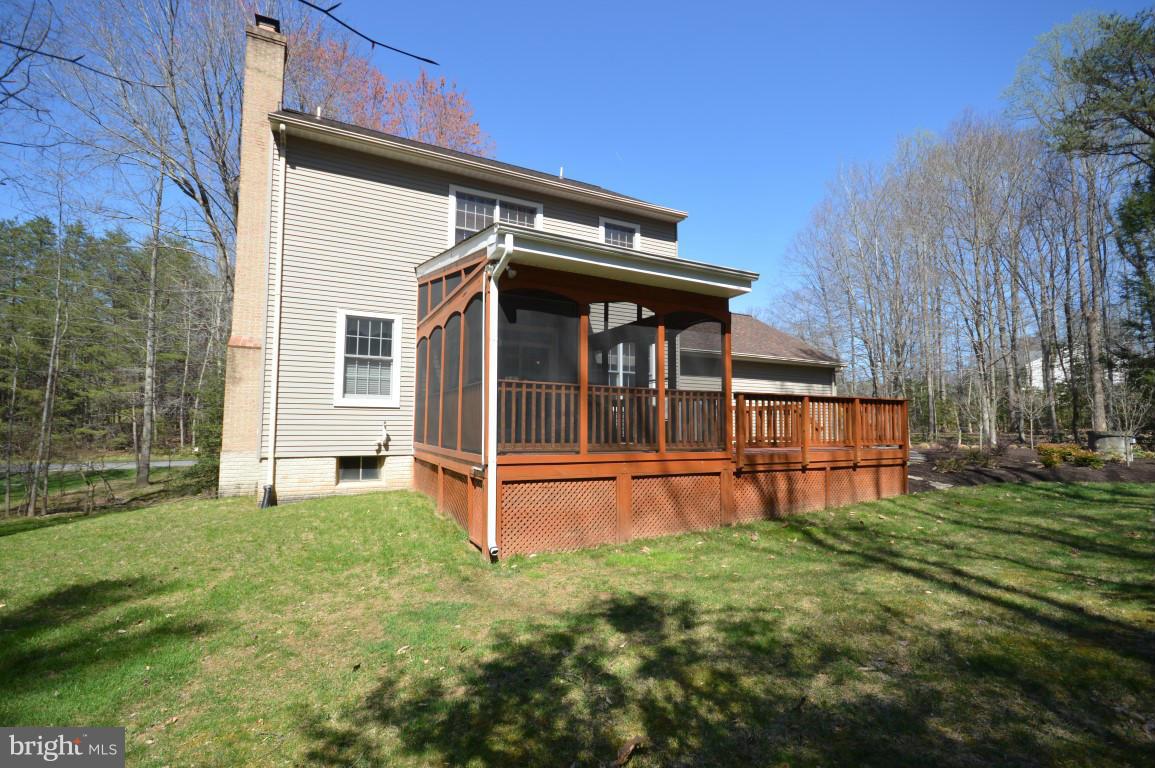 6647 Fox Den Road Manassas, VA 20112 - Photo 21 of 24 Exterior (Rear)