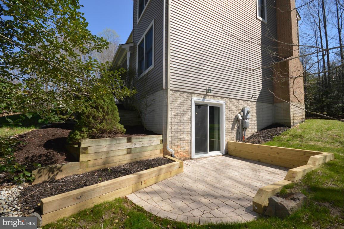 6647 Fox Den Road Manassas, VA 20112 - Photo 24 of 24 Patio & Retaining Walls