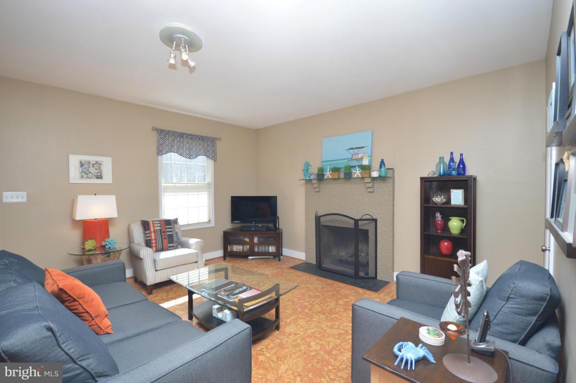 6647 Fox Den Road Manassas, VA 20112 - Photo 4 of 24 Family Room