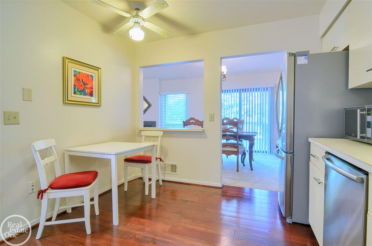 712 Eton Court, Unit #155 Rochester Hills, MI 48307 - Photo 9 of 28