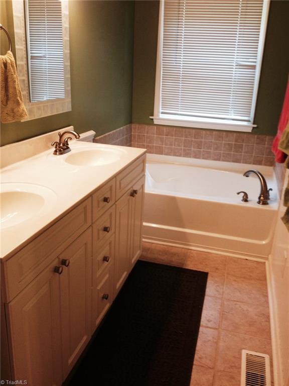 159 Hickory Tree Road Mocksville, NC 27028 - Photo 14 of 14 master bath has separate shower and tub