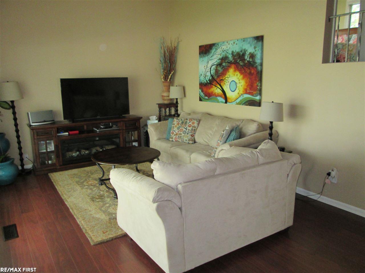17802 Rainbow Road Fraser, MI 48026 - Photo 5 of 26 50014385-4.JPG