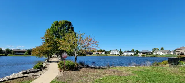 $75,000 | 610 North Beacon Hill Circle, Urbana, IL 61802