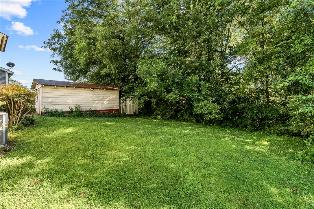 304 South 6th Street Easley, SC 29640 - Photo 19 of 25 Backyard