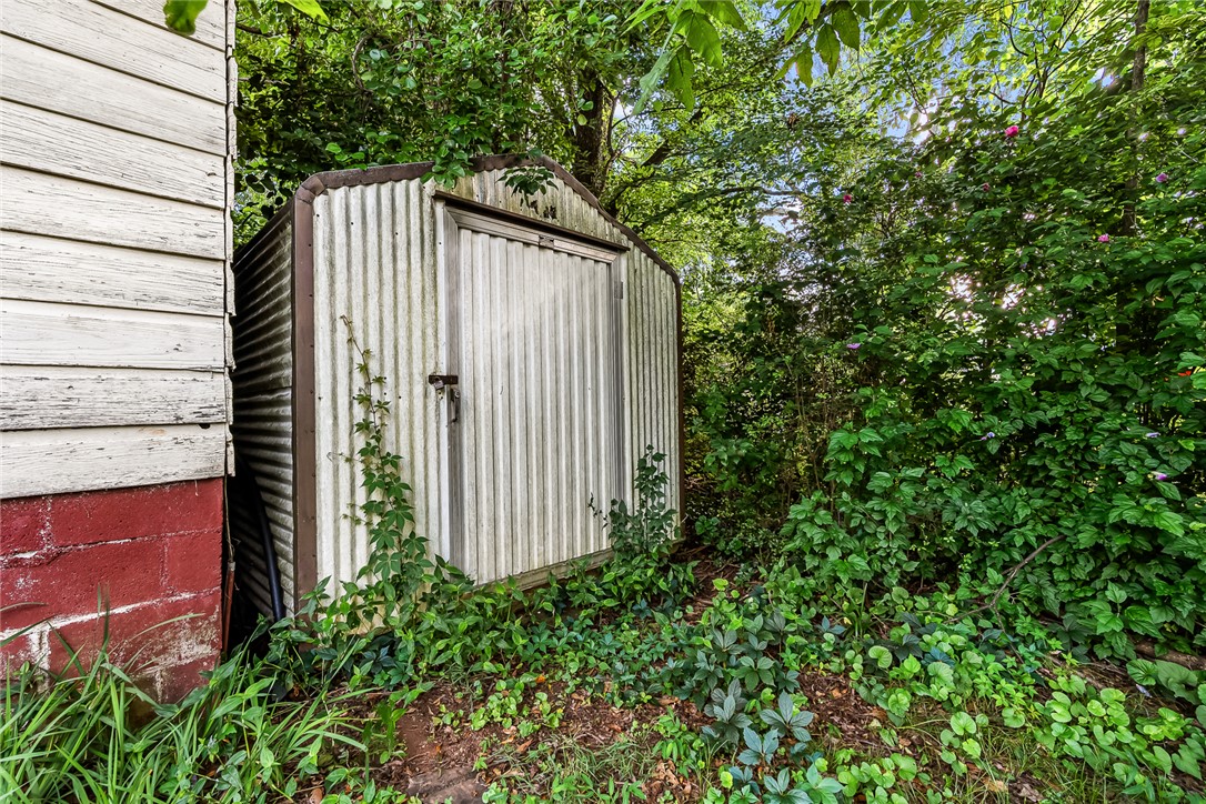 304 South 6th Street Easley, SC 29640 - Photo 21 of 25 Outbuilding 2