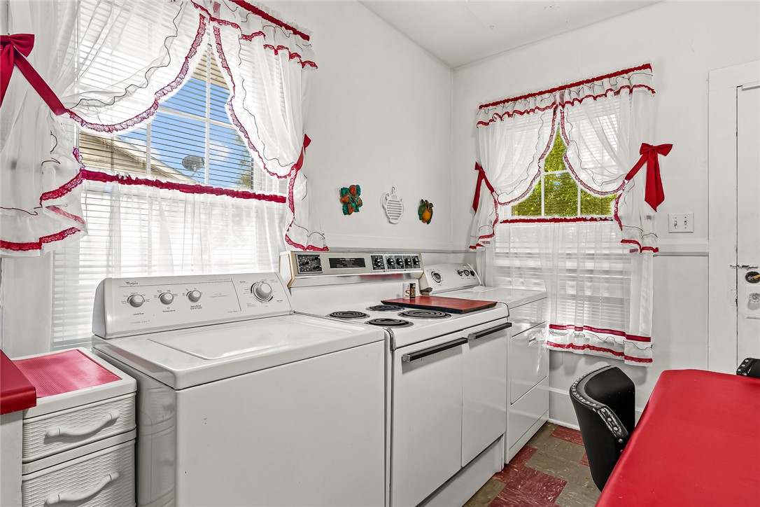 304 South 6th Street Easley, SC 29640 - Photo 8 of 25