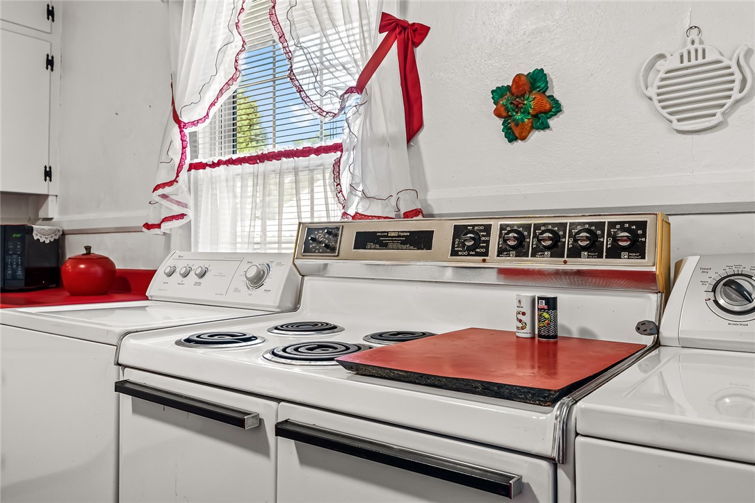 304 South 6th Street Easley, SC 29640 - Photo 9 of 25