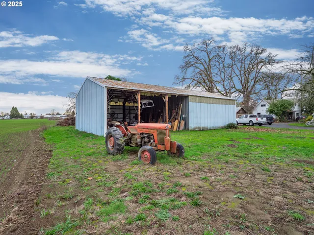 a view of road with tree