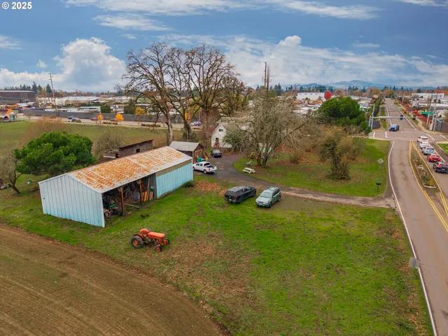 $3,950,000 | 3312 East Fernwood Road, Newberg, OR 97132