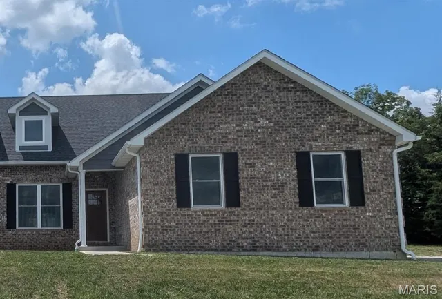 $294,500 | 10012 Yellowstone Drive, Cadet, MO 63630