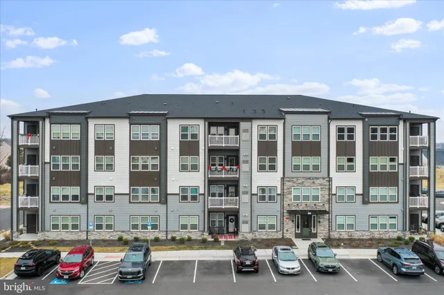 $315,000 | 151 McCormick Circle, Unit 203, Winchester, VA 22602